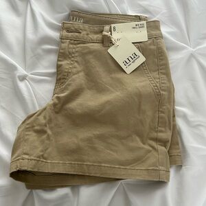 ana Mid-rise Twill Shorts - Women’s 8